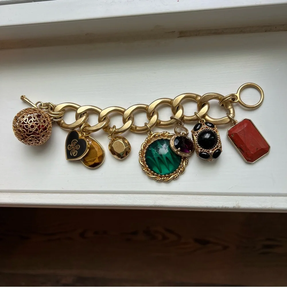 Vintage juicy couture chunky charm bracelet gold tone 8 charms very rare HTF 6.5